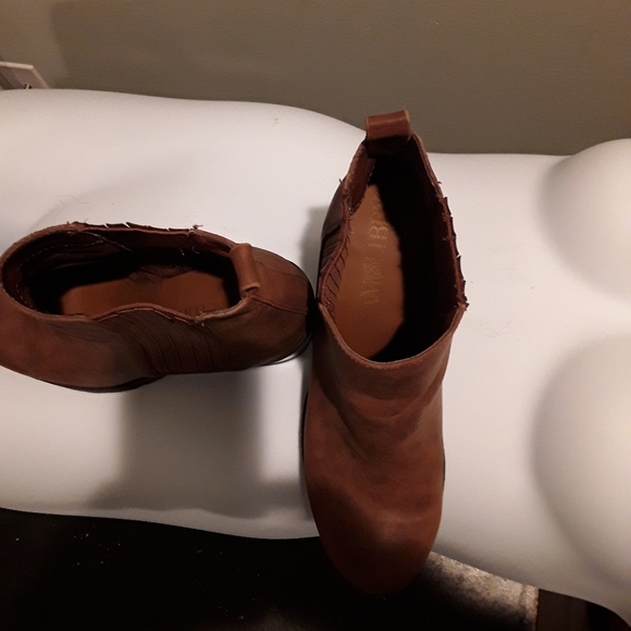 Shoes - Picture 4 of 4